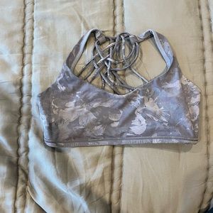 Lululemon feee to be purple patterned bra